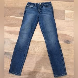 Frame Skinny Jean with back leather piping